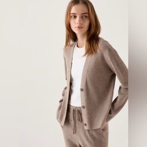 UNIQLO Washable Ribbed Knit Pants (XL) and Cardigan (L) set in the colour khaki.